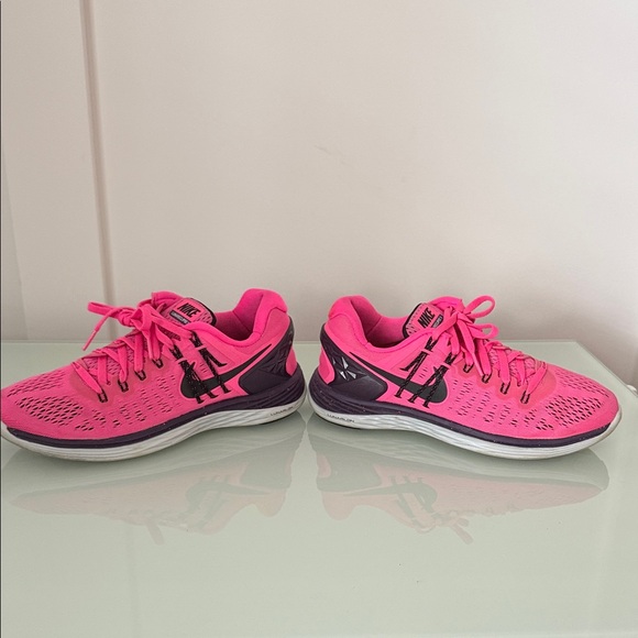 Nike Women’s Lunar Eclipse 5 running shoes in pink pow and black colorway - Picture 9 of 9